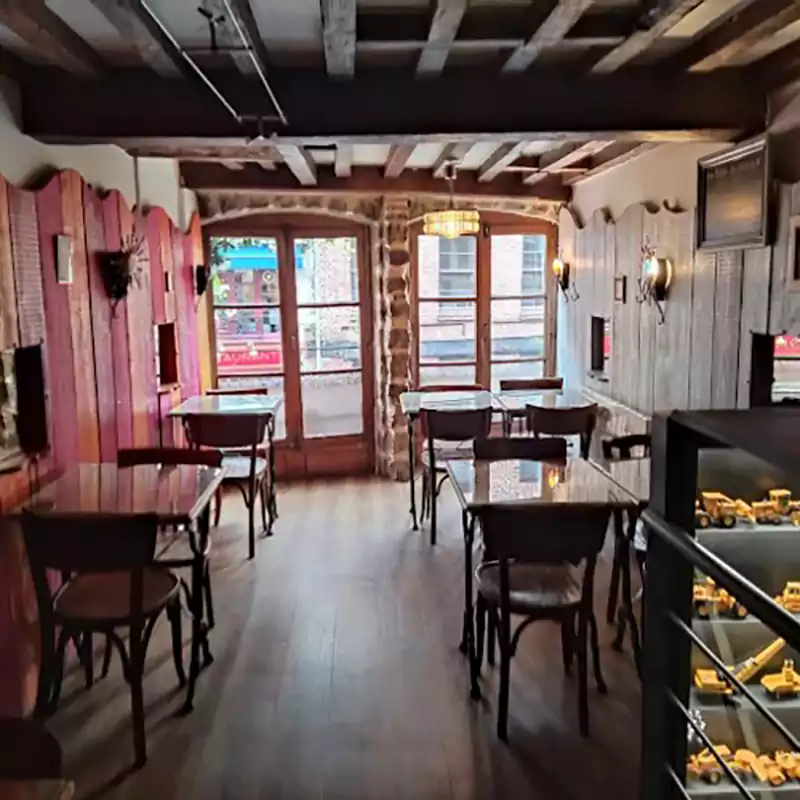 La Petite Table